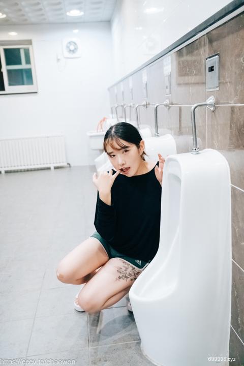  SonSon (손손) - Public Toilet - part 01